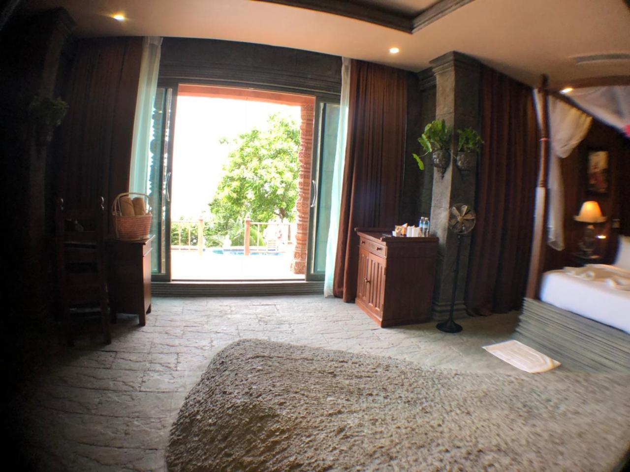 Le Palais Hotel Hat Rin Buitenkant foto